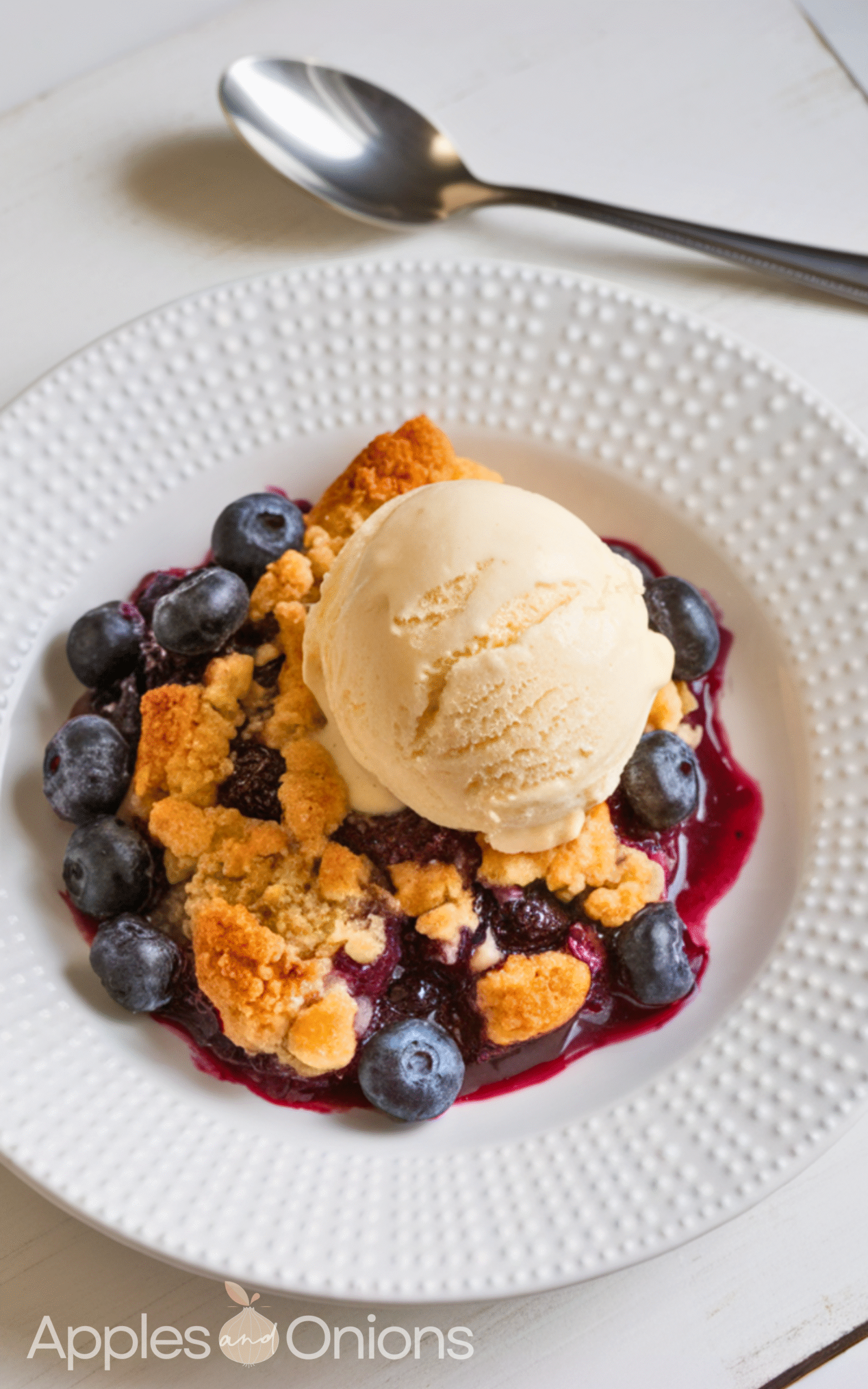 Easy Old-Fashioned Blueberry Cobbler